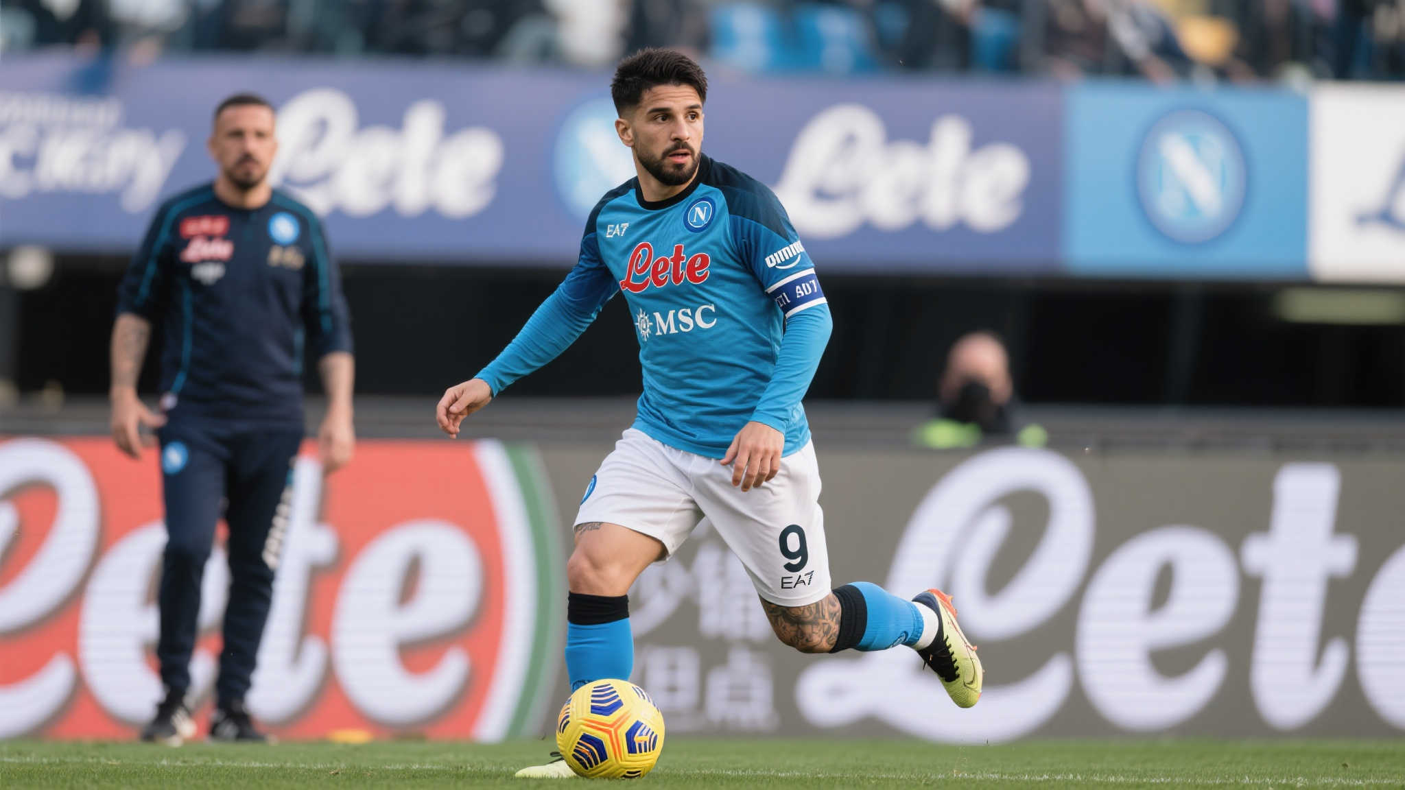 斯基拉:弗洛伦肖无缘孔蒂战术构想,今夏或再度告别那不勒斯 回顾这位阿根廷中场加盟那不勒斯之路,他凭借敏锐的大